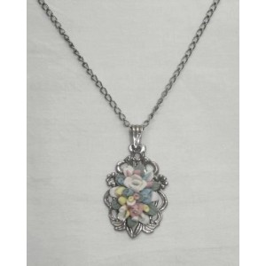 Medallon de porcelana y plata